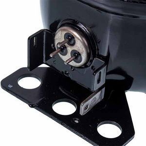 Компресор для холодильника Zanussi ZEL HMM100A R600a 100W (з пусковим реле) 00000041588 фото